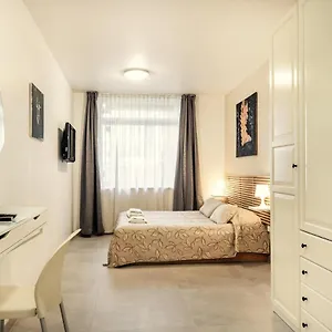 https://vincanto-rooms-old-town.praguehotelsweb.com
