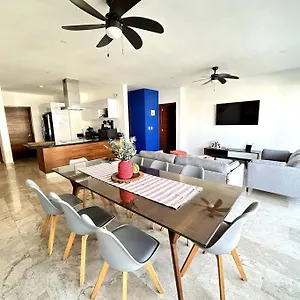 https://new-condo-with-pool-gym-a-c-wifi-king-size-bed.quintano-roohotels.com